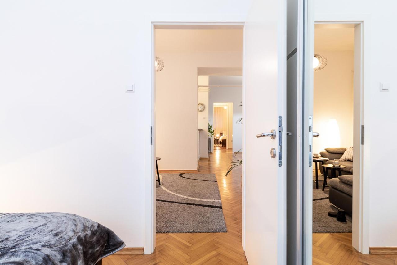 Modern Spacious 3Bdr Apartment In Heart Of Zagreb Bagian luar foto